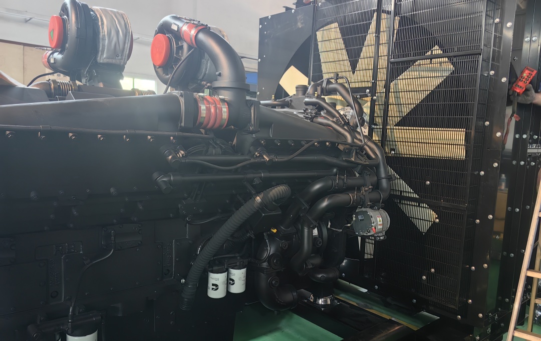 crop,h_682,w_1080,x_0,y_64.jpg 1747879897532040367.jpg